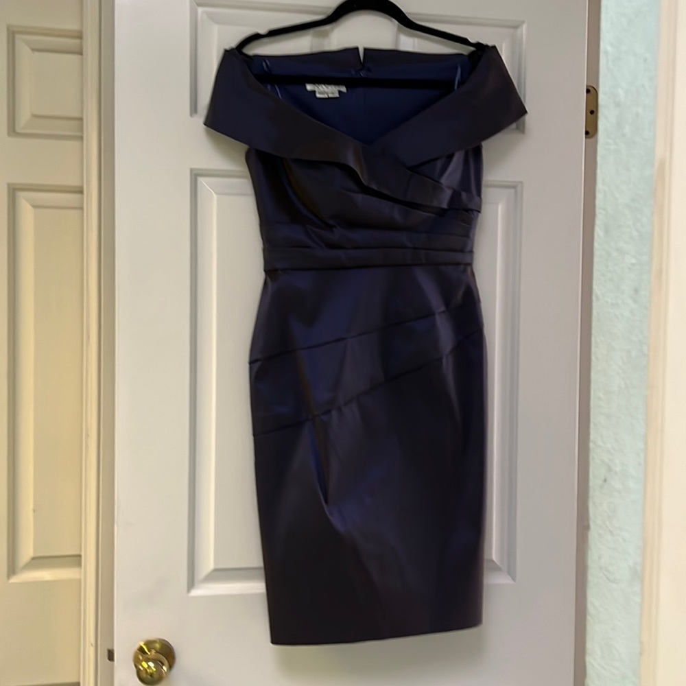 Deep blue purple Kay Unger off shoulder cocktail dress 6 fully lined